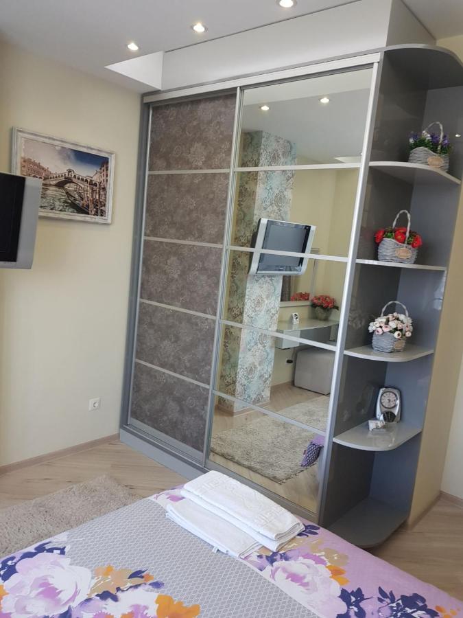 צ'יסינאו Sky House Exclusive Apartments מראה חיצוני תמונה