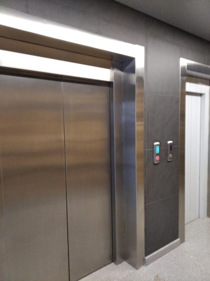 צ'יסינאו Sky House Exclusive Apartments מראה חיצוני תמונה